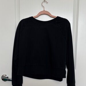 Black Women's Cropped Long-Sleeve Crewneck Top